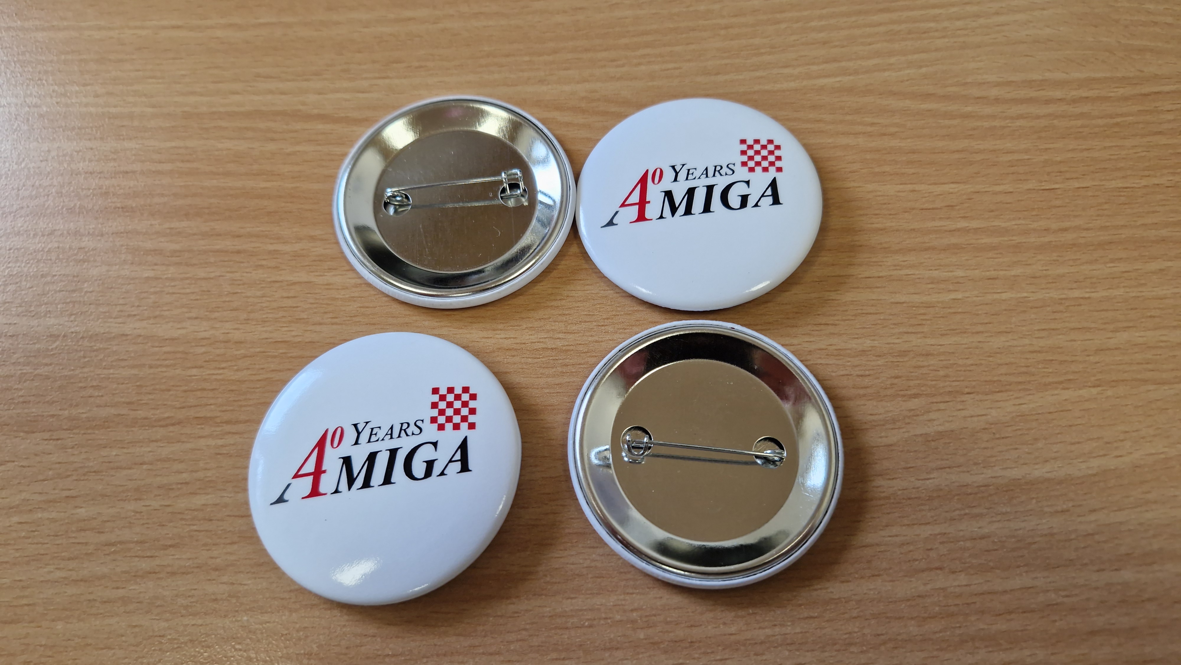 40 Years Amiga - Label Pin 55 40 Years Amiga - Label Pin 55